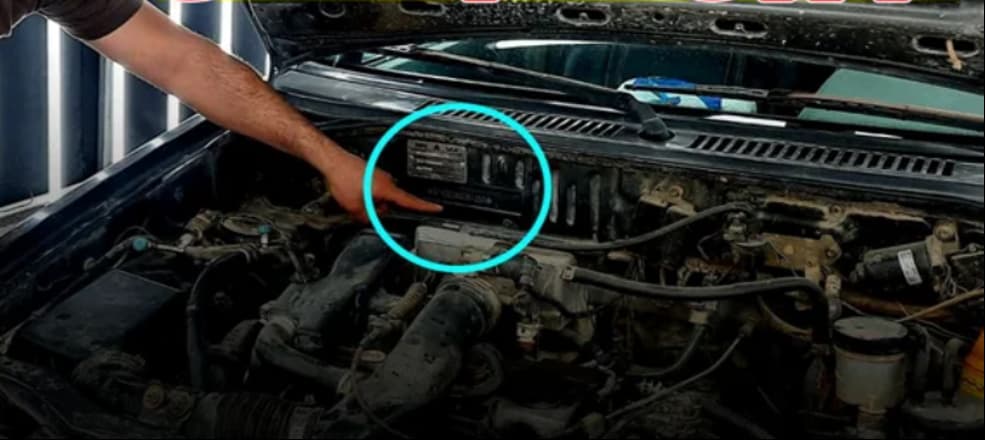 شماره شاسی پراید در داخل محفظه موتور